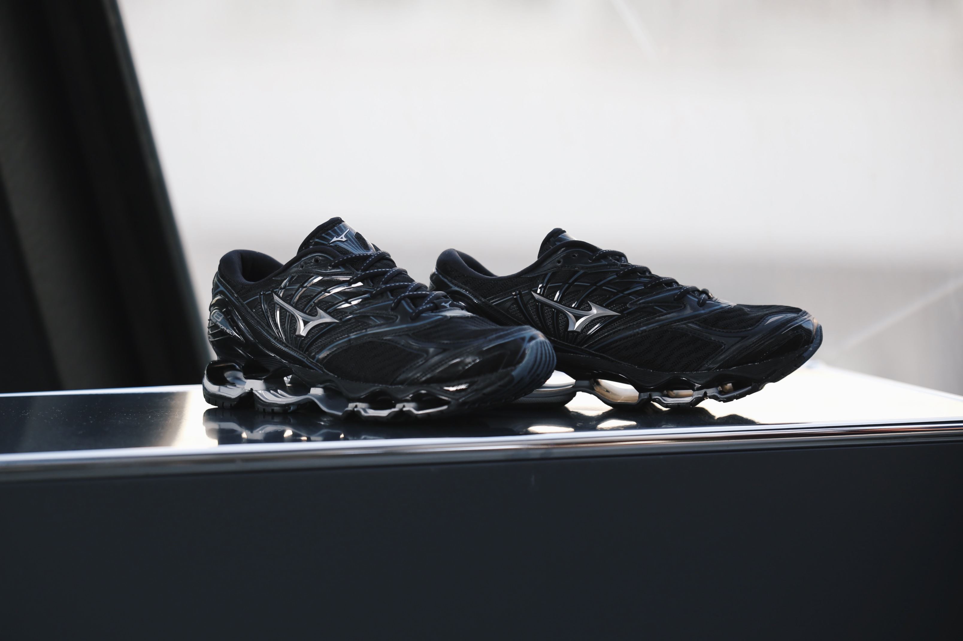 ミズノより、MIZUNO WAVE PROPHECY 8が登場します。 スニーカー通販