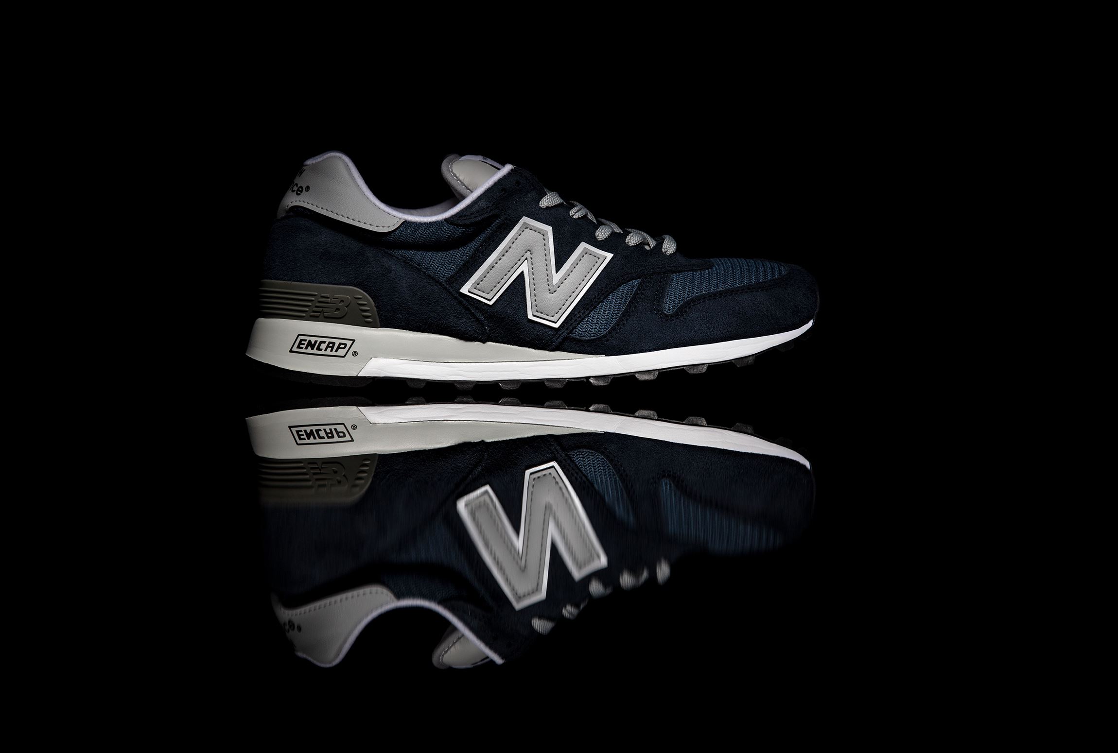 ニューバランス newbalance M1300