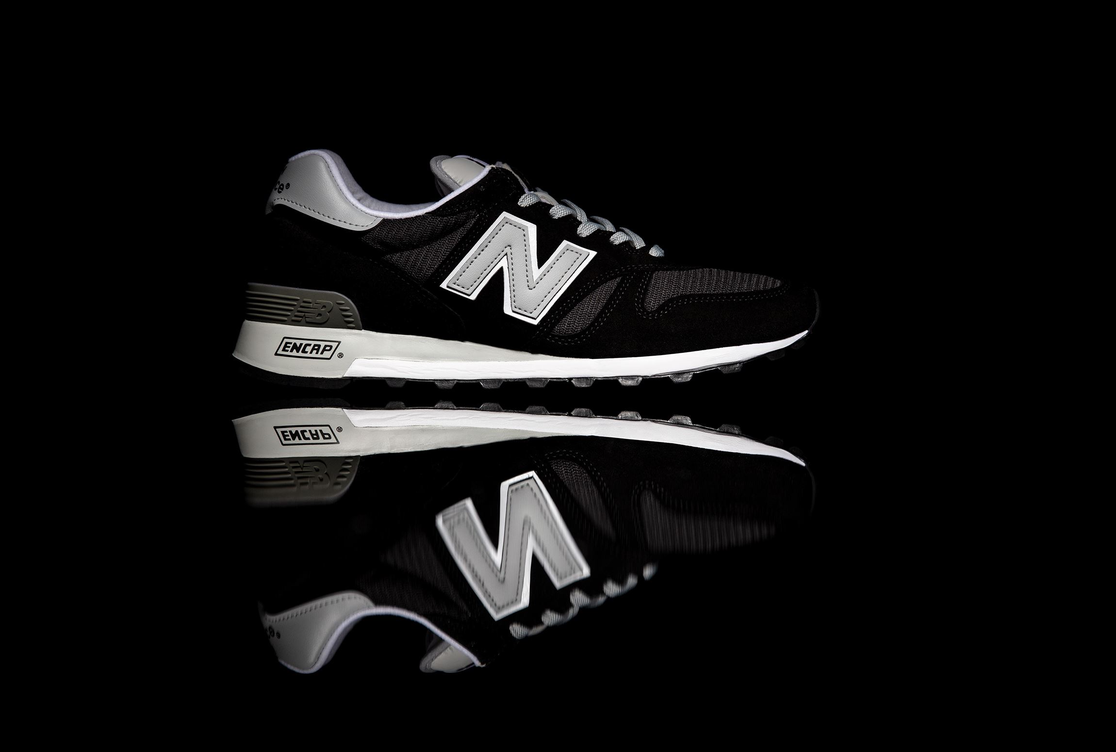 ニューバランス newbalance M1300