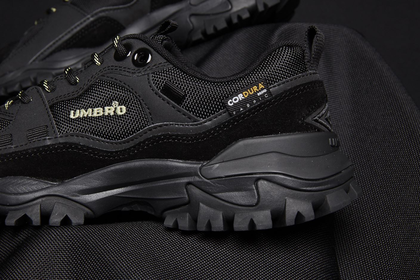 アンブロ バンピーハイエンド UMBRO BUMPY HIGH-END