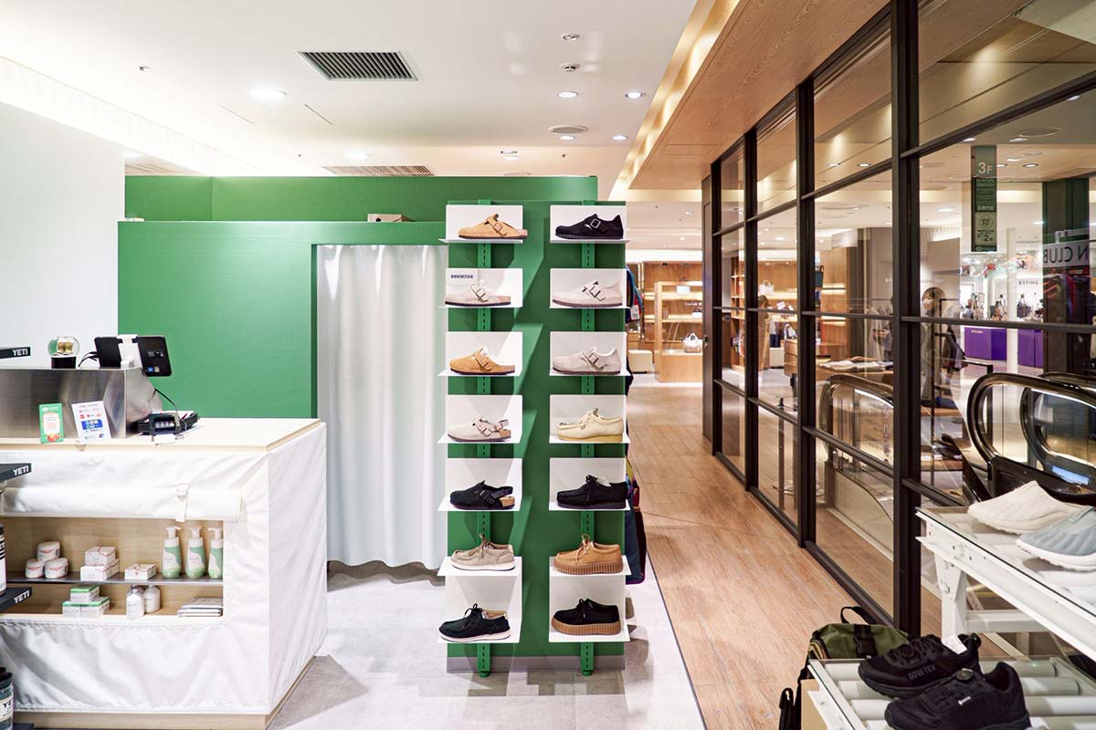 大阪梅田の阪神梅田本店3FのスニーカーショップBOSTON CLUB阪神梅田店