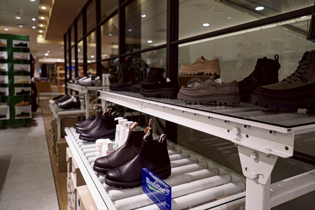 大阪梅田の阪神梅田本店3FのスニーカーショップBOSTON CLUB阪神梅田店