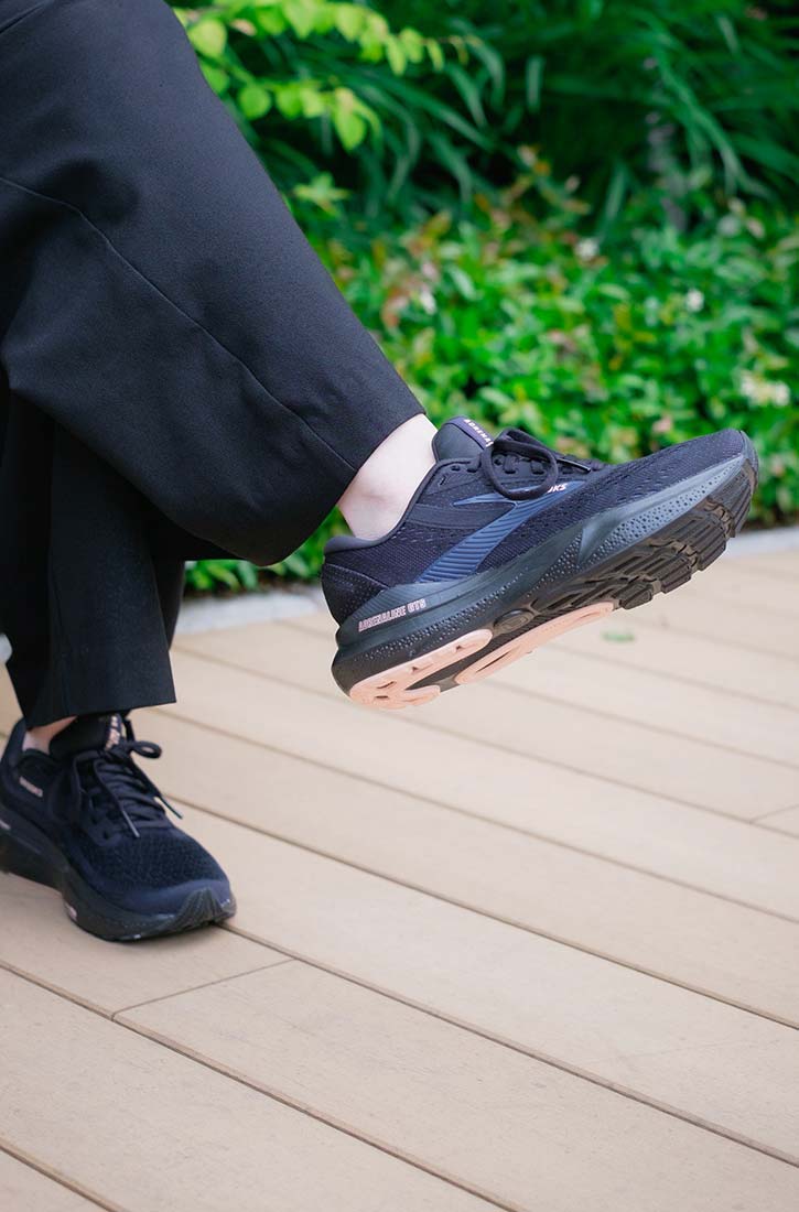 ブルックス アドレナリンGTS24 BROOKS AdrenalineGTS24 ブラック/ブルー レディース スニーカー BRW4262-B/BK