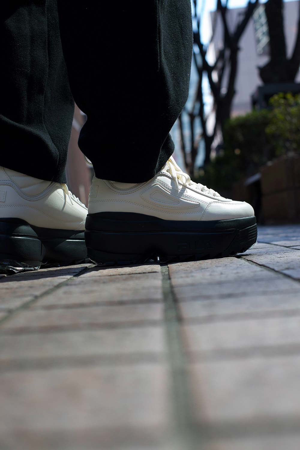 更に値下げ　FILA 新作ディスラプターMID ウェッジ　ホワイト　25.5㎝ 値下げ FILA 新作 ディスラプターMID ウェッジ 厚底 オフ