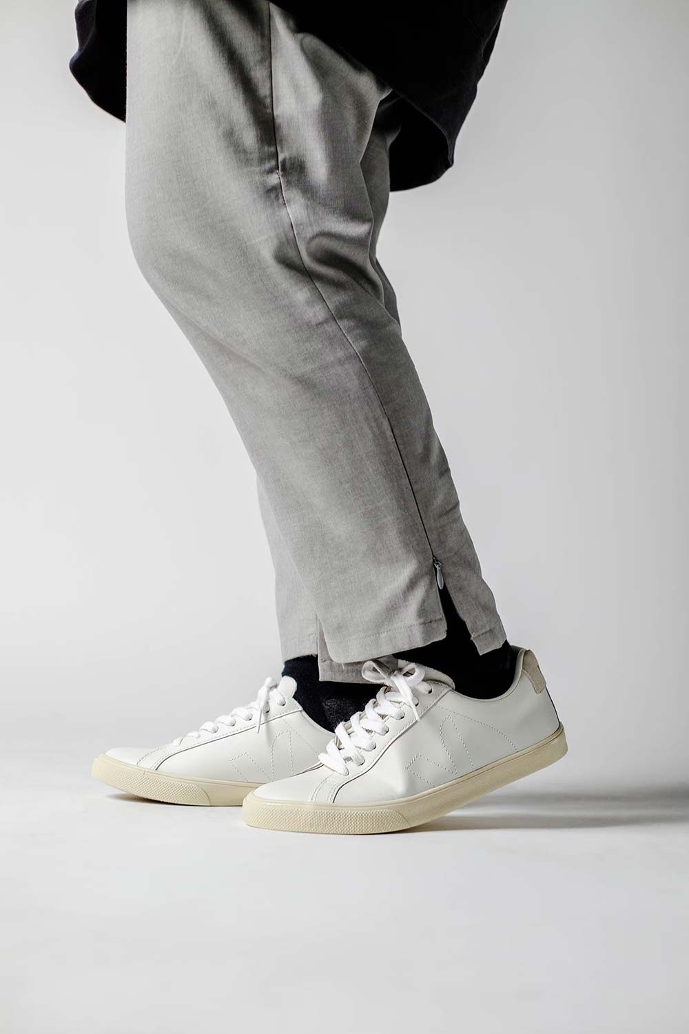 VEJA ホワイト/ブラックレザー レディース スニーカー VEJA 大人気 ベジャ ESPLAR LEATHER エスプラー レザー